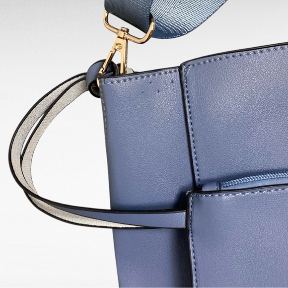 MERSI | Demi Blue Vegan Leather Modern Bucket Tote with Detachable Pouch - Picture 2 of 6